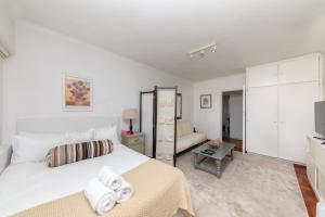 Bright and Homey 1 Bedroom in Gardens