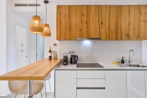 Lamar VII Penthouse - by Welcomely