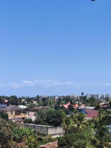 Home 2 minutes drive to airport