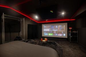 INFINITY I Seventharts I Cinema room