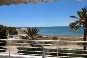 Almadraba Beachfront Apartment in Alicante by ElConserje