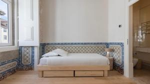 Charm 2BDR Apartment with River View by LovelyStay