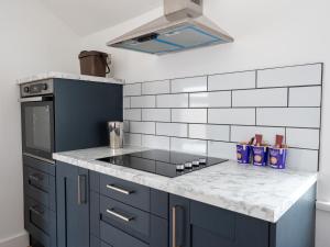 Lush apartments, Pool Table, Netflix, Parking, Long Term Discounts