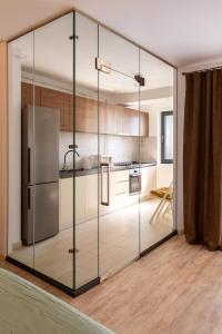 Central Riverside Studio 45 plus free parking