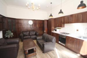 Osterley Place - Apt B