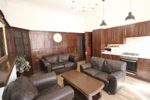 Osterley Place - Apt B