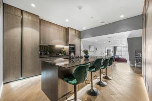 Monochrome Majesty - Soho - by Frankie Says