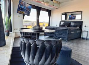 Deluxe Penthouse Suite zentral mit Goldstadtblick