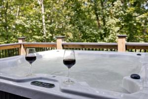 Smoky Shores Lakeview Cabin by Beyond Expectations