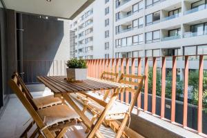 Chic 1BR Oasis for 3 in Lively Las Condes