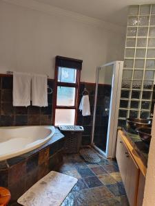 Forest Crescent Villa - Pecanwood Golf Estate, Hartbeespoort