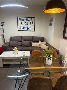 Pilar8 - Bonito y céntrico apartamento con parking y Piscina