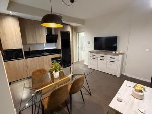 Pilar8 - Bonito y céntrico apartamento con parking y Piscina