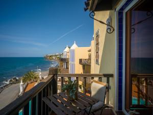 Altamar 60 Balcony beach views By CanariasGetaway
