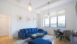 Large City Centre Apartment Stylish and Spacious