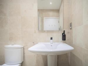 Large City Centre Apartment Stylish and Spacious