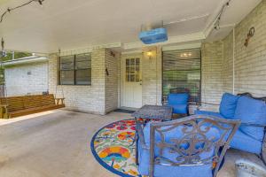 2 Mi to South Texas Medical Center Home with Patio