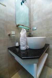 La by Deepi - Green Haven Villa