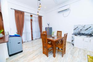 La by Deepi - Green Haven Villa