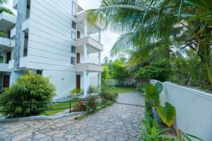 La by Deepi - Green Haven Villa