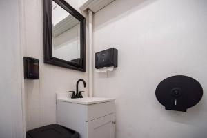 Furnished Glamping TentRed River AccessKing Bed