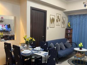 Radiance Manila Bay 1BR Suite with Balcony, Bay View & Free Pool Access Near Airport