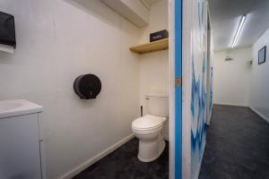 Furnished Glamping TentRiver Access2 Queen Beds