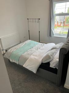 Stylish home Sleeps 4 Close to CBS Arena & City Centre with Garden