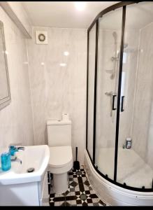 Kent 1 bedroom apartment 2 mins walk to Gravesend Station & Town Centre