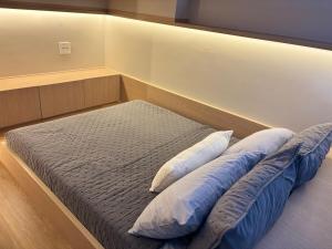 Studio next to Brooklyn station