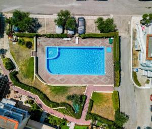 Sun, Sea & Space 100m to beach!