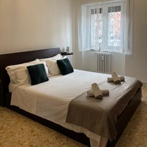 Whole apartment near main subway
