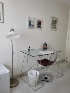 Habitación agradable con baño individual