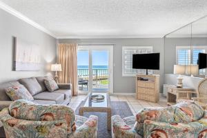 Holiday Surf and Racquet Unit 416