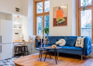 Art-Inspired 4BED 2BATH Gem by Fashion Street &Dohany