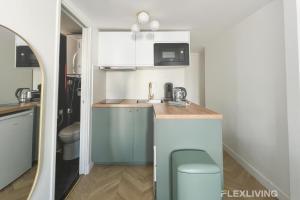 Beautiful 17m Studio in Paris 6