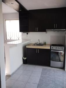 residencia siete camas matrimoniales piscina y bar