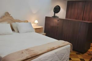 Amplo ap de frente pro Mar, no Leme