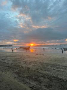 Beautiful Loft! Walk from the beach!