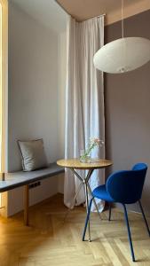 Trendy, Creative&Charming Meet Hip&Central