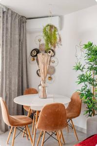 Exclusive ocean front apartment