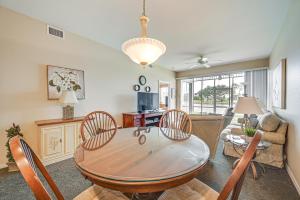 Naples Condo with Pond Views and Patio - Near Golf!