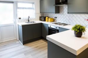 Contractor, Professional and Family Stays near Coventry University, City Centre & Hospital