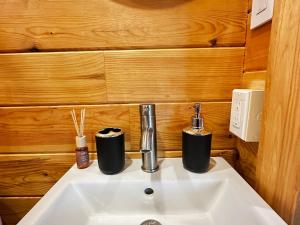 1-bedroom Unique Eco Log Cabins in Parry Sound #101