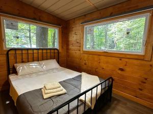 1-bedroom Unique Eco Log Cabins in Parry Sound #104