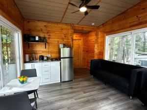 1-bedroom Unique Eco Log Cabins in Parry Sound #102