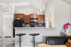 Fully furnished Copperas cove home, 3 bedrooms and 2 bathrooms, Fenced yard, garage, wifi, long stays welcome