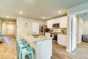 Foley Vacation Rental: 7 Mi to Gulf Shores Beaches