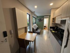 Lindo apartamento com área privativa - Monte Olimpo