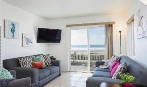 Two Bedroom Oceanfront Condo in San Diego